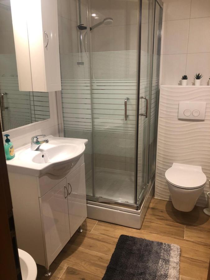 Apartmani Dubasnica มาลินสกา ภายนอก รูปภาพ