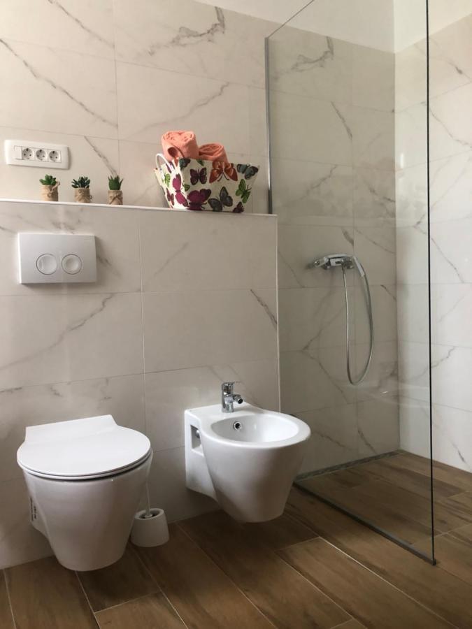 Apartmani Dubasnica มาลินสกา ภายนอก รูปภาพ